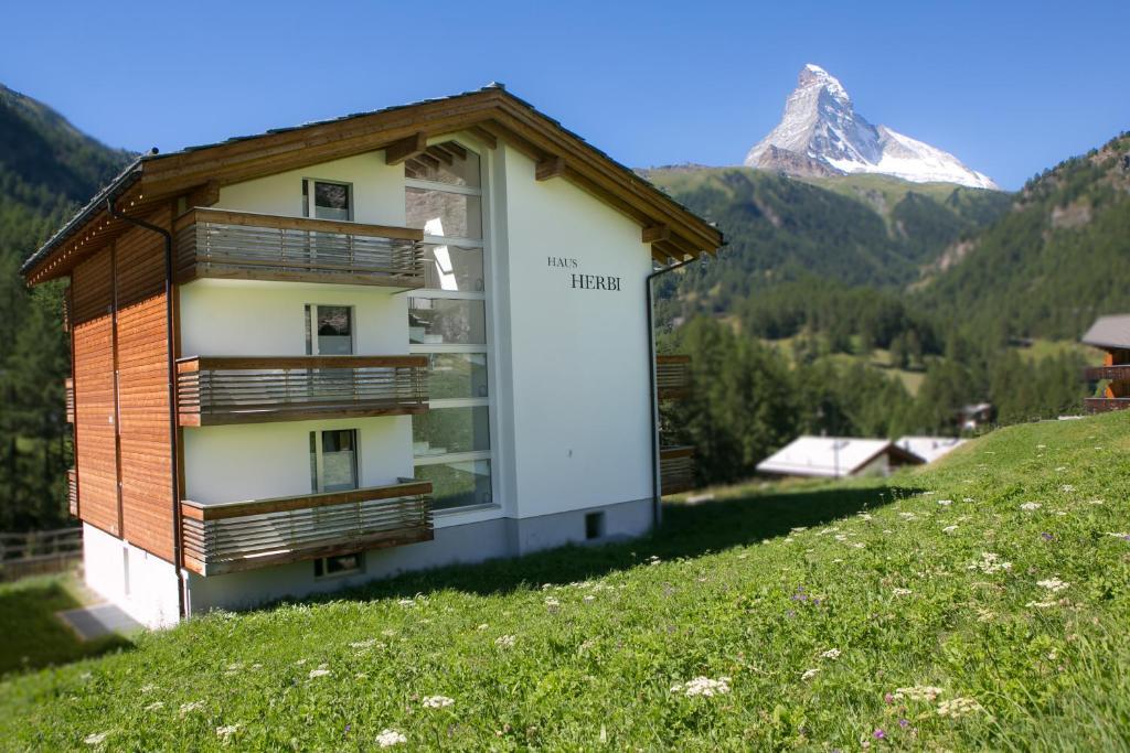 Chalet Herbi Zermatt Bagian luar foto