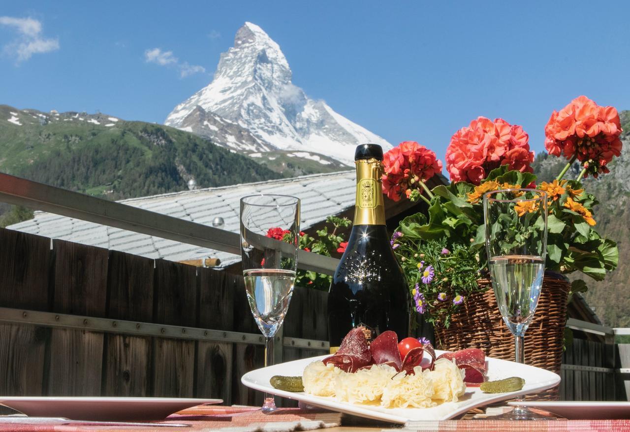 Chalet Herbi Zermatt Bagian luar foto